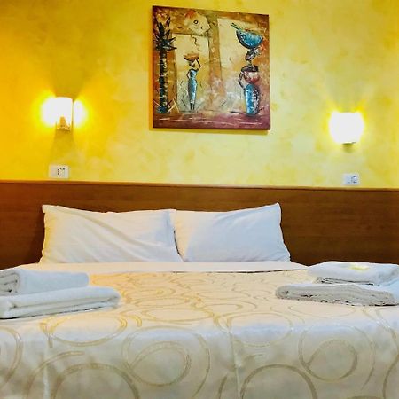 When In Rome Accommodation ภายนอก รูปภาพ