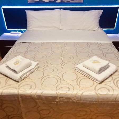 When In Rome Accommodation ภายนอก รูปภาพ