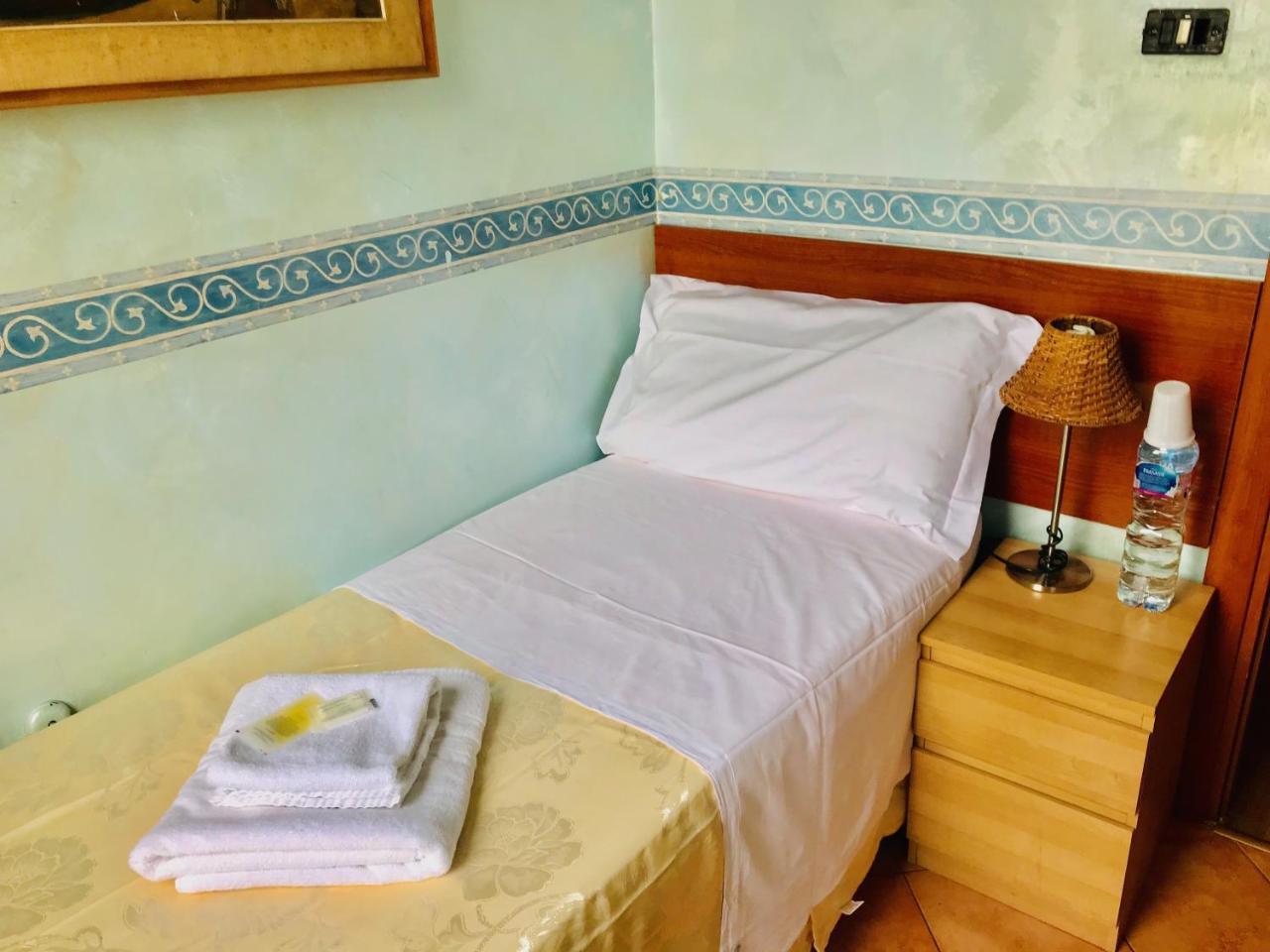 When In Rome Accommodation ภายนอก รูปภาพ